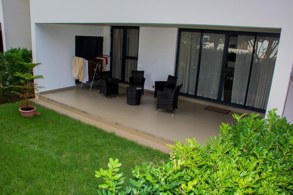 Apartment Azuri Roches Noires Exterior photo